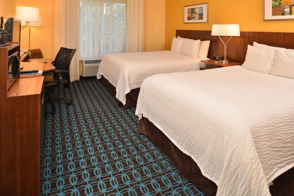 Fairfield & / University Hotel Hattiesburg